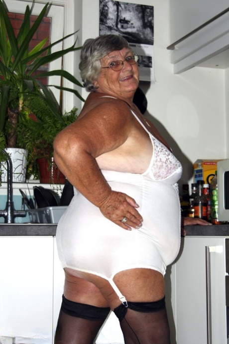 old old granny skinny ass porno pics