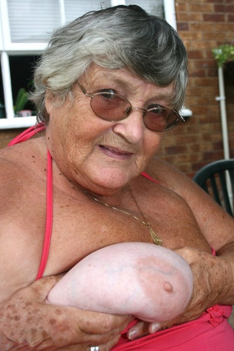 granny clios porno gallery