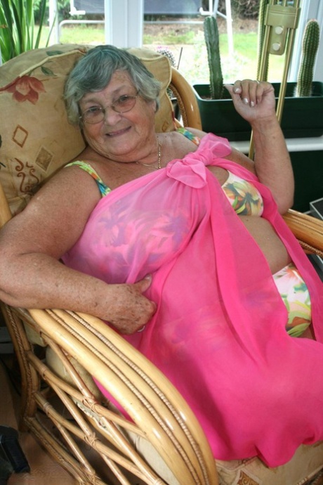 granny has a sexy ass naked pics