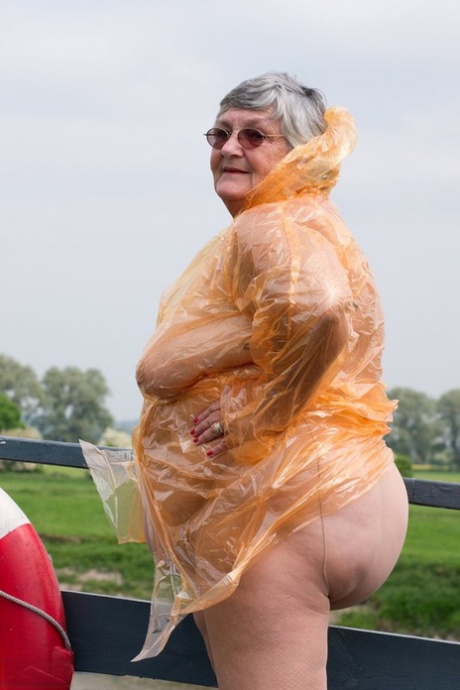 big mature granny sex photo