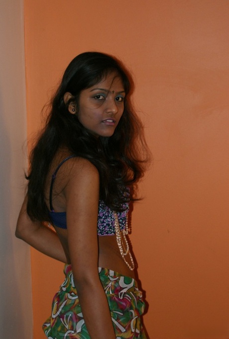 Divya Yogesh naked photos