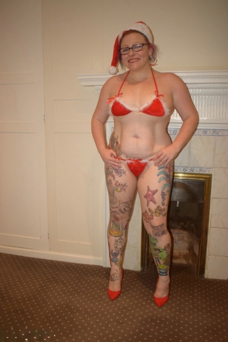 fat old woman bikini naked photos