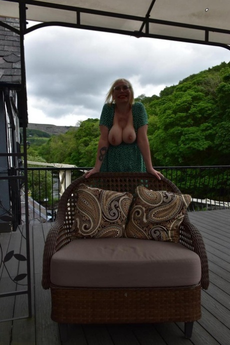 busty granny webcam free pics