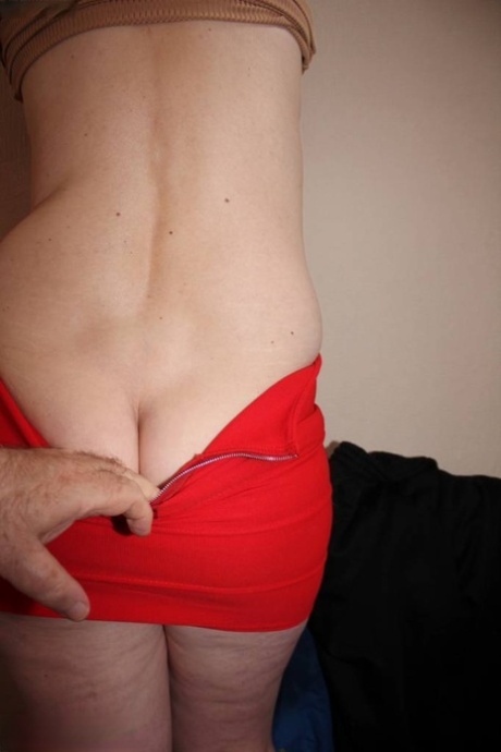 mature female buttocks sex pic