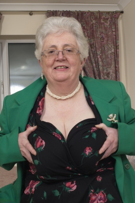 granny cunt busting hot photo