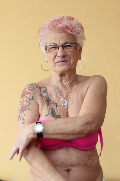 amateur older woman porn pics