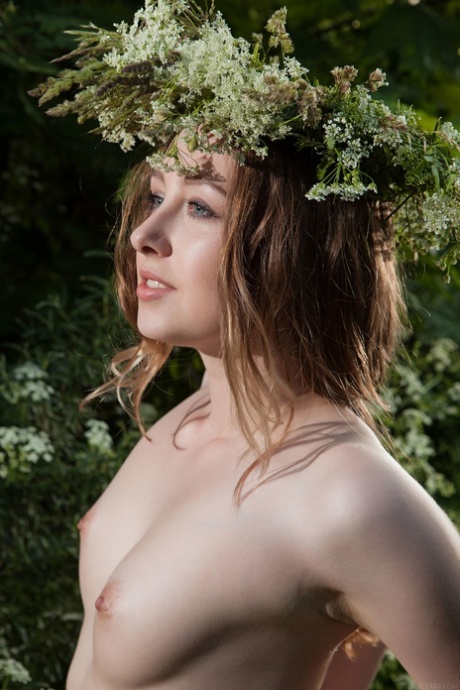 Ginger Frost naked images