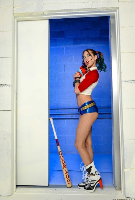 Harley Quinn porno pic
