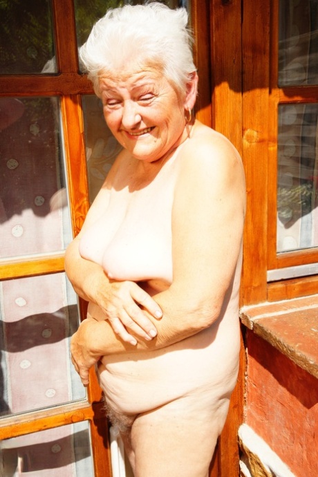 karups older women britney strips